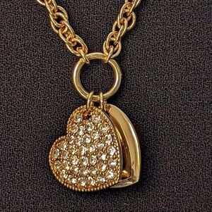 💕 Signed Avon Gold Tone Two Heart Rhinestone Necklace